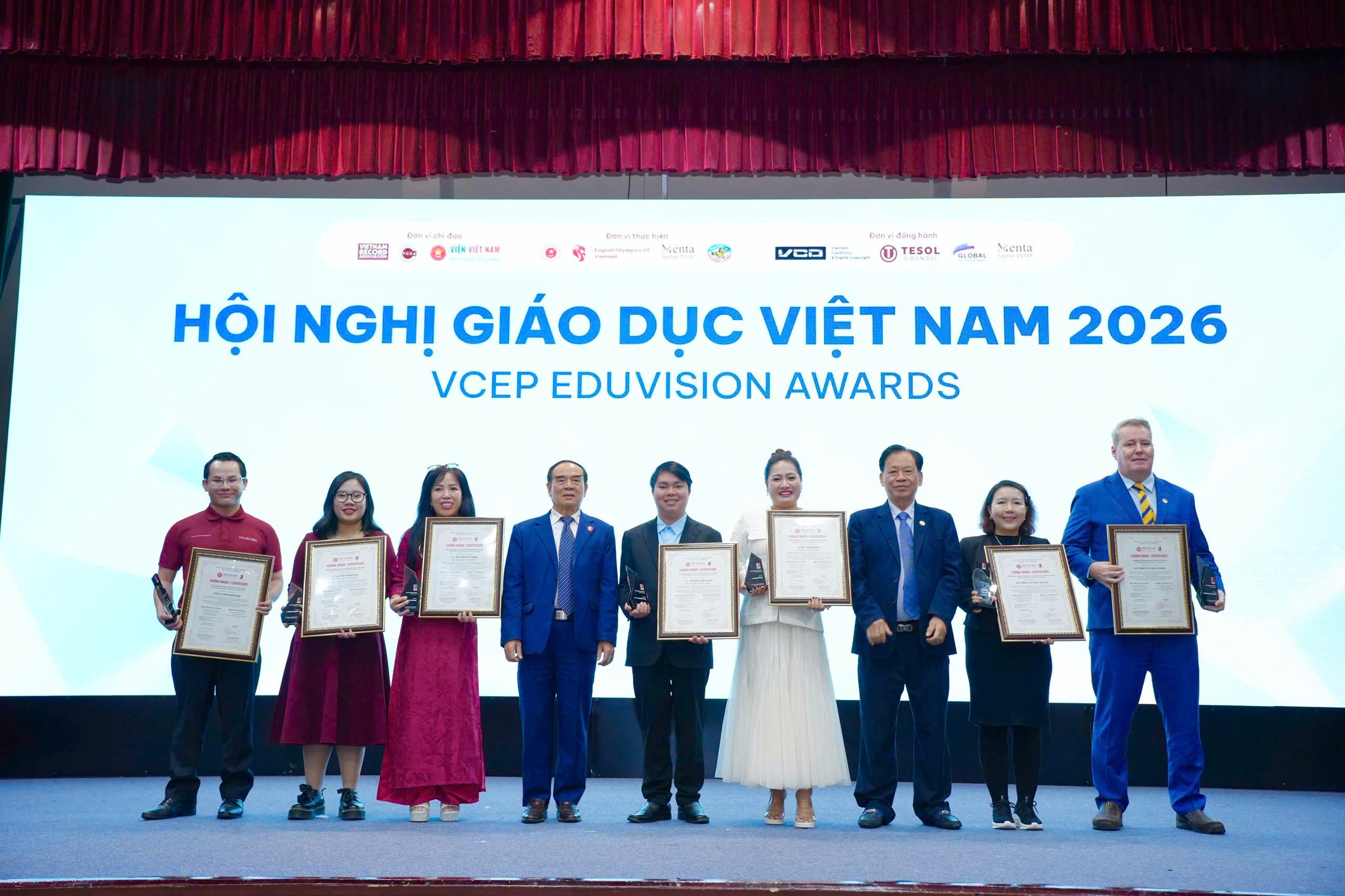 vcep-eduvision-awards-2025-ton-vinh-sang-tao-hoi-nhap-giao-duc-viet-nam-doanhnghiepplus-1768975849.jpg