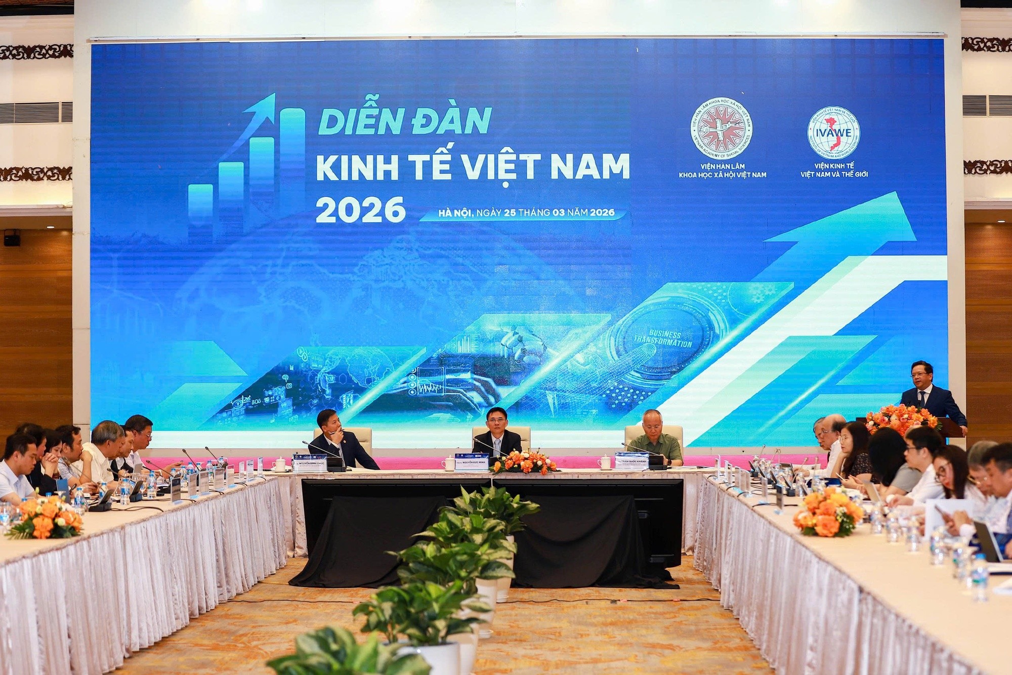 dien-dan-kinh-te-viet-nam-2026-ban-ve-mo-hinh-phat-trien-dua-tren-khoa-hoc-cong-nghe-doi-moi-sang-tao-doanhnghiepplus-1-1774434762.jpg