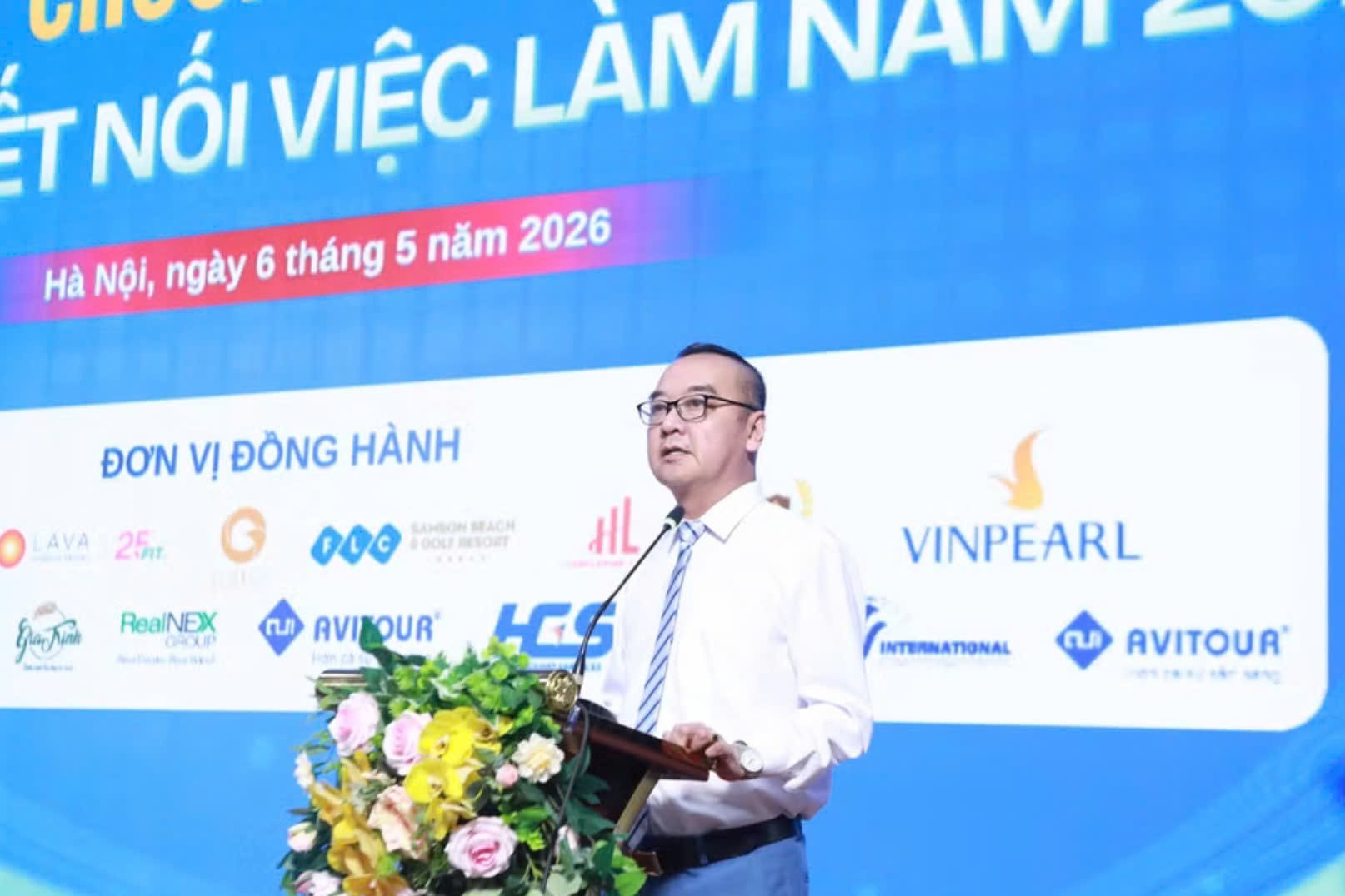 ngay-hoi-ket-noi-viec-lam-nam-2026-cau-noi-viec-lam-cho-sinh-vien-trong-thoi-dai-so-doanhnghiepplus-1-1778078087.jpg