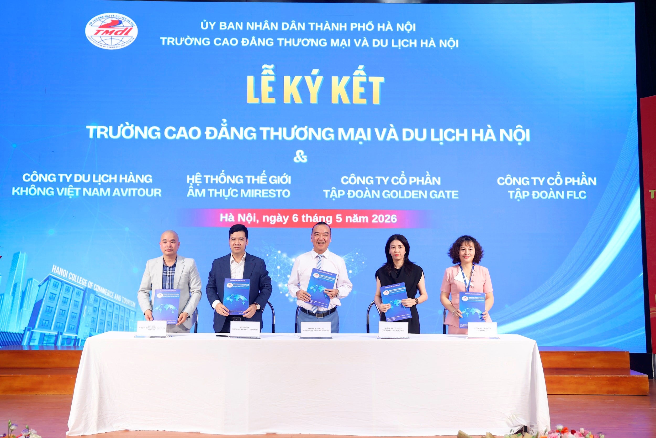 ngay-hoi-ket-noi-viec-lam-nam-2026-cau-noi-viec-lam-cho-sinh-vien-trong-thoi-dai-so-doanhnghiepplus-b122-1778078707.jpg
