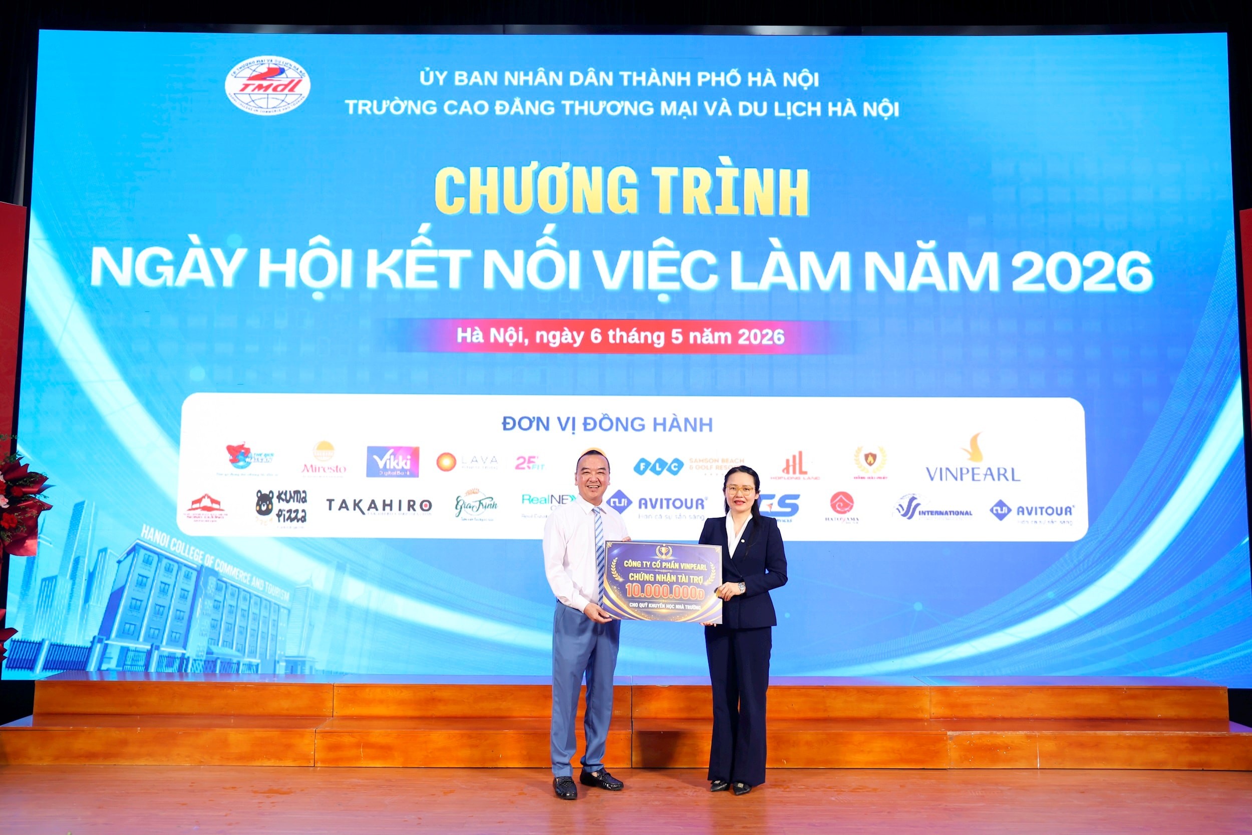 ngay-hoi-ket-noi-viec-lam-nam-2026-cau-noi-viec-lam-cho-sinh-vien-trong-thoi-dai-so-doanhnghiepplus-bb-1778079728.jpg