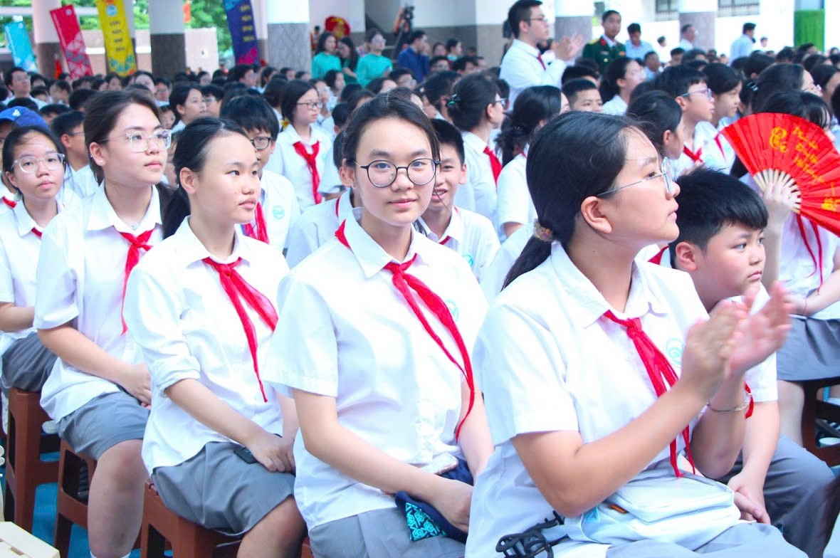 ha-noi-khanh-thanh-va-gan-bien-cong-trinh-truong-thcs-giang-vo-2-doanhnghiepplus-2-1779390126.jpg