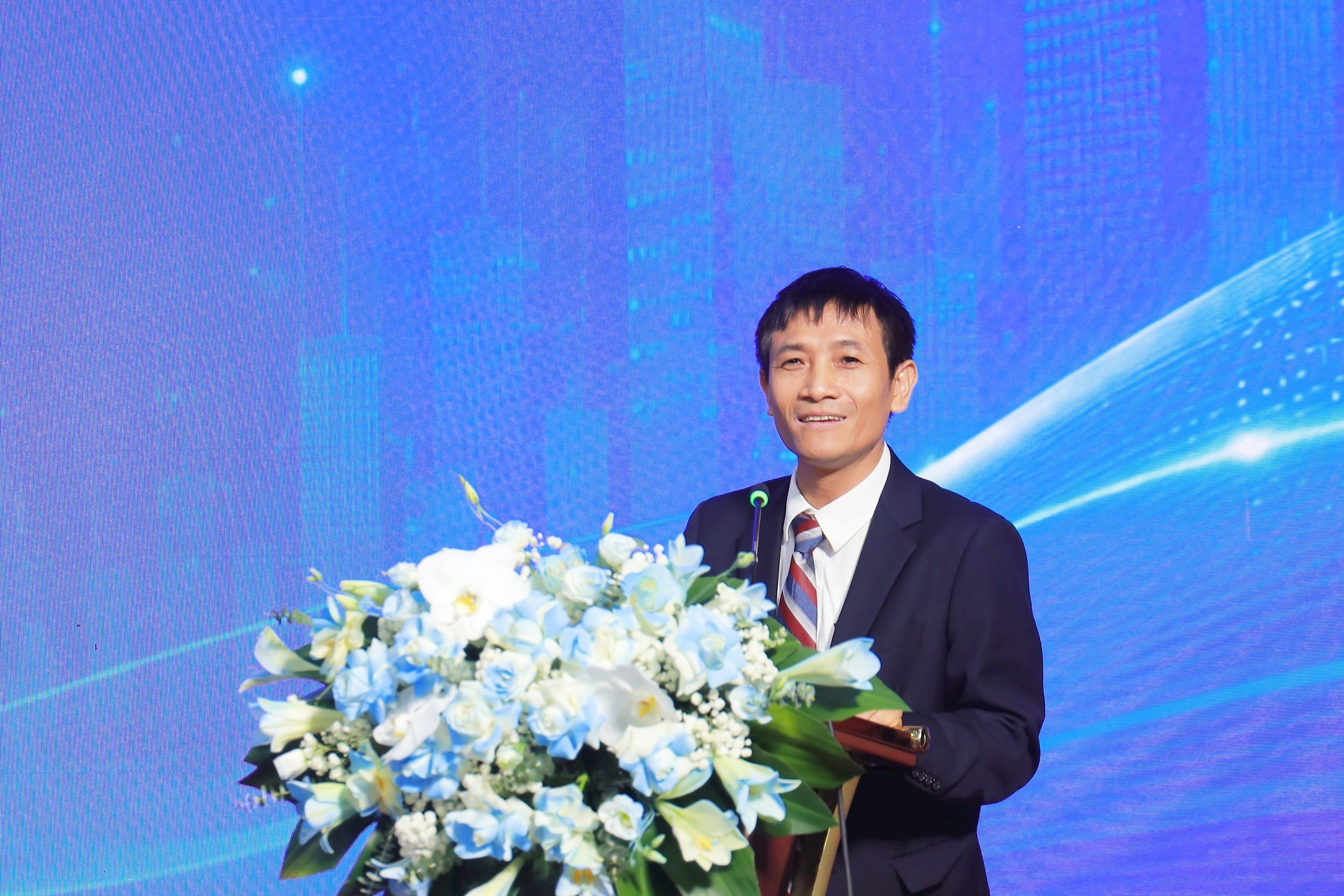 nang-luc-so-chia-khoa-vang-giup-giao-duc-viet-nam-but-toc-trong-ky-nguyen-ai-doanhnghiepplus-4-1779387470.jpg