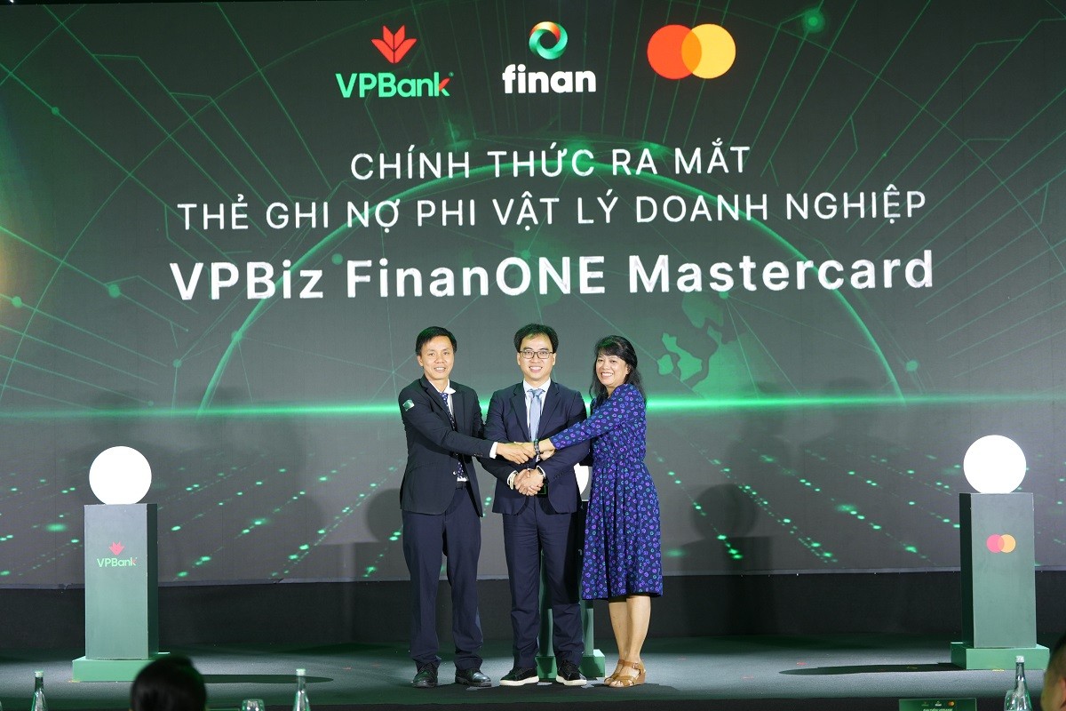 vpbank-finan-va-mastercard-ra-mat-the-ghi-no-phi-vat-ly-danh-cho-doanh-nghiep-1-doanhnghiepplusvn-1786103135.JPG