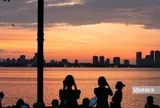 "Săn" hoàng hôn Hồ Tây: Cuộc chơi "đỏ đen" cùng thời tiết của các tay máy tự do