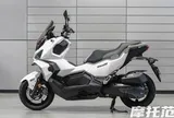 Mẫu xe máy này của nhà SYM có thể được coi là “quái vật đường dài” 150cc với bình xăng 15,2L, chạy gần 800 km một bình