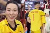 Thủ môn của tuyển Việt Nam công khai tình cảm với MC Hoàng Oanh