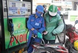 Doanh nghiệp tự quyết giá xăng dầu: Bộ Công Thương giám sát cách nào?