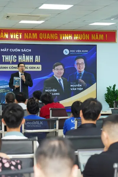 AIUni ra mắt nền tảng đào tạo và sách thực hành AI, đặt mục tiêu đưa Việt Nam trở thành quốc gia AI-First