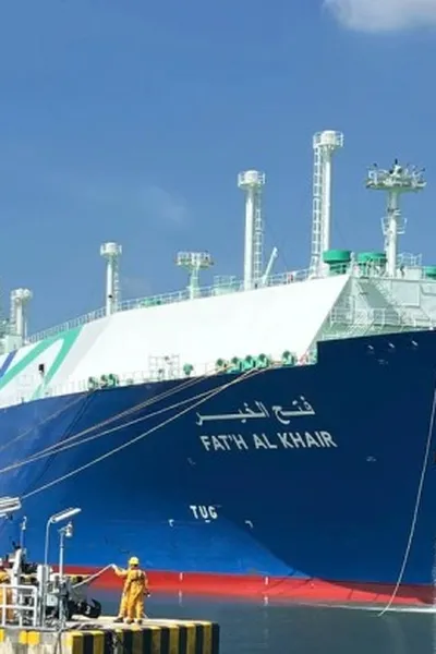 Tàu chở 63.000 tấn LNG rời 'chảo lửa' Trung Đông về tới TPHCM