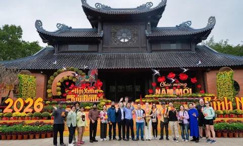 Ngành du lịch đón hơn 14 triệu lượt khách dịp Tết Bính Ngọ