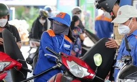 Giá xăng dầu hôm nay: Thấp hơn nhiều nước láng giềng