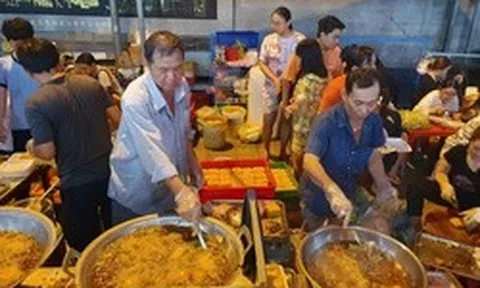 Người Việt chi 726.500 tỷ đồng tại các cửa hàng ăn uống trong năm 2025