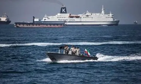 Ông Donald Trump muốn lập 'liên doanh' với Iran làm 1 việc tại eo biển Hormuz - có thể 'kiếm được rất nhiều tiền'