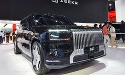 Tại triển lãm ngay sát Việt Nam này, các hãng nội địa đang nhắm giành khách của Porsche, Mercedes, BMW