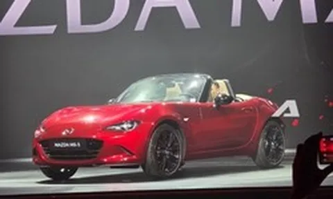 Mazda MX-5 giá 1,339 tỷ đồng, có cả mui mềm và mui cứng cho ‘dân chơi’ Việt