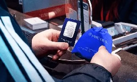 Bạc lấy lại đà tăng nhờ tín hiệu mới từ Fed, giá trong nước vượt 62 triệu đồng/kg