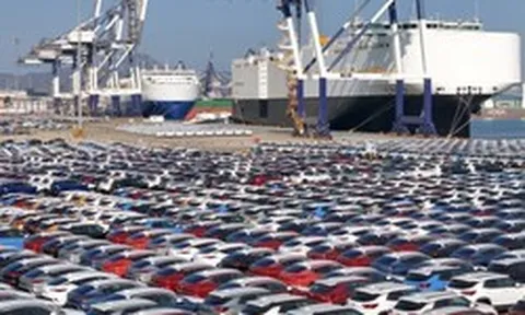 Nghịch lý: Dựng ‘tường thuế’ chưa từng có, xe ô tô ‘made in China’ vẫn ùn ùn kéo vào châu Âu, nhiều hãng nội địa loay hoay đóng nhà máy, sa thải lao động