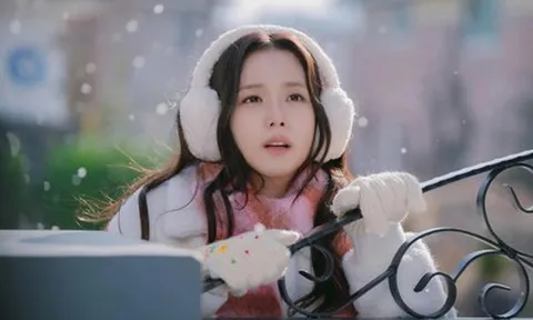 Jisoo (BlackPink) được khuyên dừng đóng phim