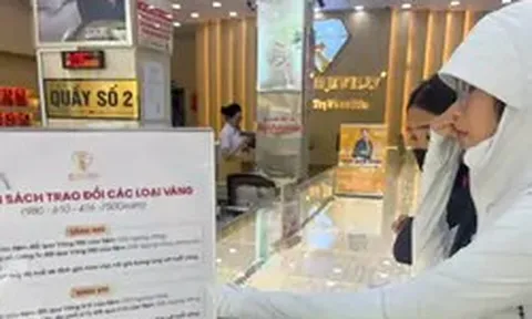 'Bạc mặt' vì vàng, kim cương