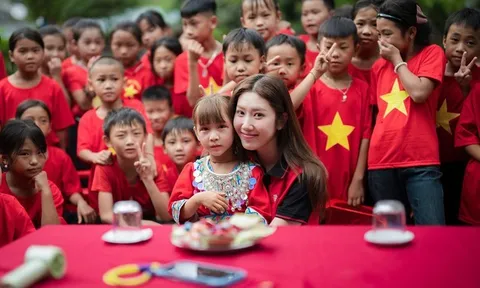 Diễn viên Thúy Ngân và những "lần đầu" đặc biệt bên trẻ em vùng cao