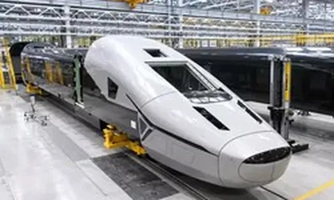 28.000 công nhân ngày đêm tạo hình, tàu cao tốc 400 km/h của Nga lộ diện: Nắm giữ công nghệ không một ai có được