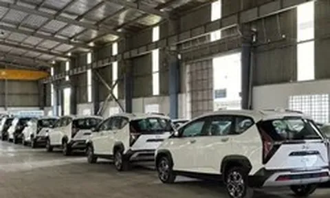 Mẫu xe Hyundai 7 chỗ rao bán xả kho, giá chỉ ngang xe cỡ A
