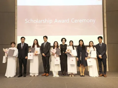 Tập đoàn Lotte trao 50 suất học bổng hỗ trợ sinh viên Hà Nội