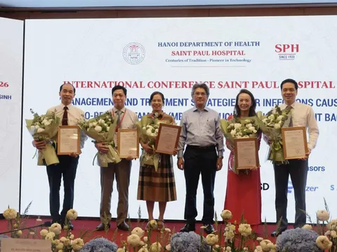 Bệnh viện Đa khoa Xanh Pôn ra mắt AI hỗ trợ điều trị nhiễm khuẩn MBL
