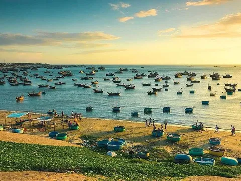 Tour khám phá văn hóa và lịch sử của các khách sạn nhân dịp 2/9