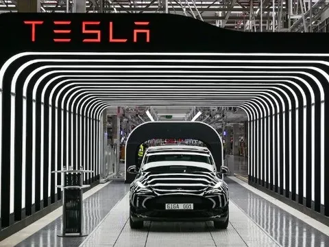 ‘Cơn đau đầu’ mới của Elon Musk: Doanh số giảm gần 1 nửa tại châu Âu khi thị trường xe điện chung tăng 26% – chuyện gì đang xảy ra?