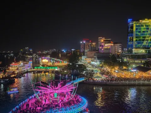 Cần Thơ rực rỡ 'Sắc màu sông nước'