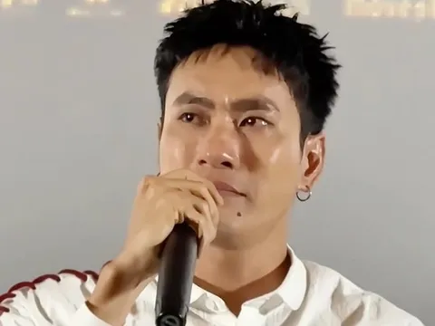 Lý do khiến nam diễn viên Kiều Minh Tuấn khóc không thành tiếng