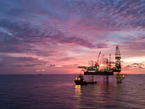 Nguồn cung tại ông trùm lớn thứ 2 thế giới chao đảo, châu Á bước vào cuộc đua săn lùng LNG: Giá tăng nóng 40%, một quốc gia Nam Á bắt đầu cắt khí cho doanh nghiệp