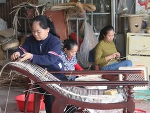 Đãi ngộ cho nghệ nhân để giữ nghề truyền thống