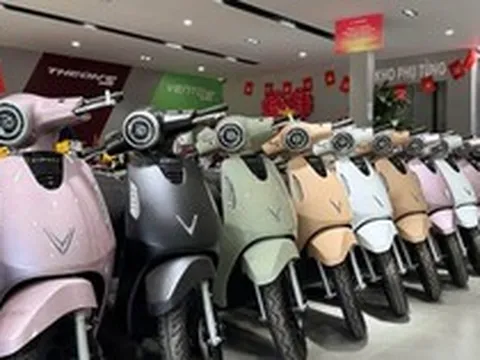 Tỷ phú Phạm Nhật Vượng lập 'siêu kỷ lục' bán hơn 90.000 xe máy điện/tháng - nhìn đơn đặt hàng còn 'sợ' hơn nữa