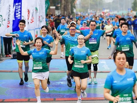 Hơn 10.000 VĐV hào hứng tham gia Tay Ho Half Marathon 2026