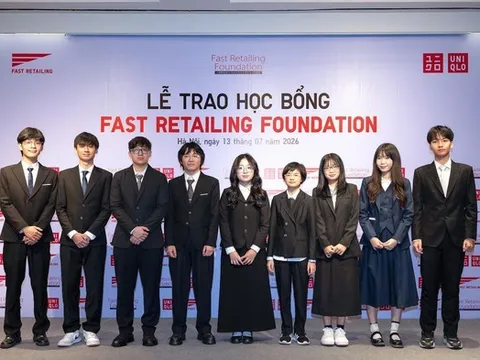 Công ty mẹ của UNIQLO tiếp tục trao tặng học bổng cho học sinh Việt Nam