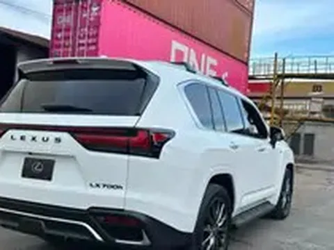 Lexus LX hybrid xuất hiện tại Việt Nam