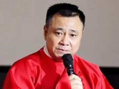 NSND Tự Long gây bất ngờ ở tuổi 53