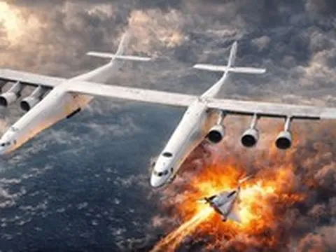 Phát hiện một máy bay sải cánh vượt Boeing 747: Dài hơn một sân bóng đá, nặng gần 590 tấn, thực hiện nhiệm vụ đặc biệt