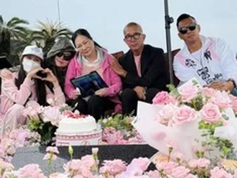 Chồng Từ Hy Viên lặng lẽ đến viếng mộ vợ, ngoại hình gây chú ý