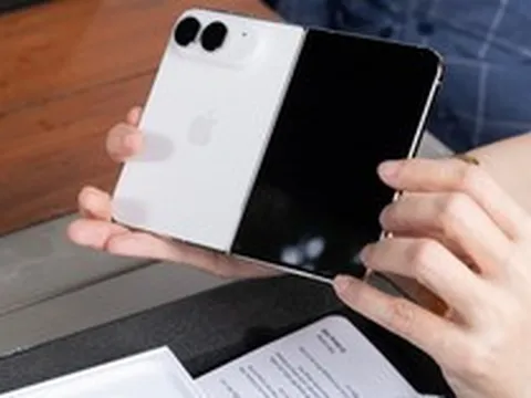 iPhone Duo sang tay chênh tới 15 triệu đồng ngay ngày mở bán