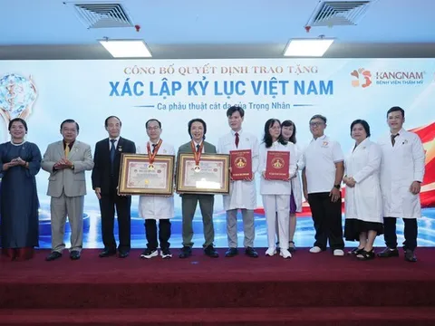 Bệnh viện Thẩm mỹ Kangnam Sài Gòn được vinh danh kỷ lục với ca tạo hình cơ thể phức tạp nhất