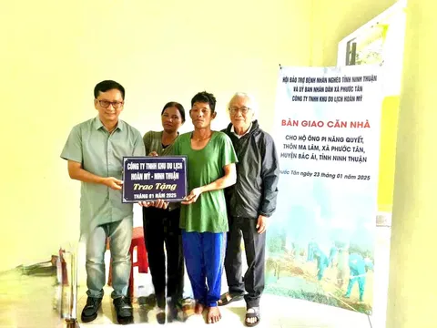 Hoàn Mỹ Resort trao tặng 2 căn nhà tình nghĩa cho đồng bào khó khăn